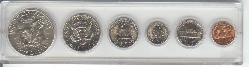 1973 שנת לידה סט מטבעות- 6 מטבעות- אייזנהאואר דולר, קנדי ​​חצי דולר, רבע, אגורה, ניקל, וסנט- כולם מיום 1973 ומוצגים