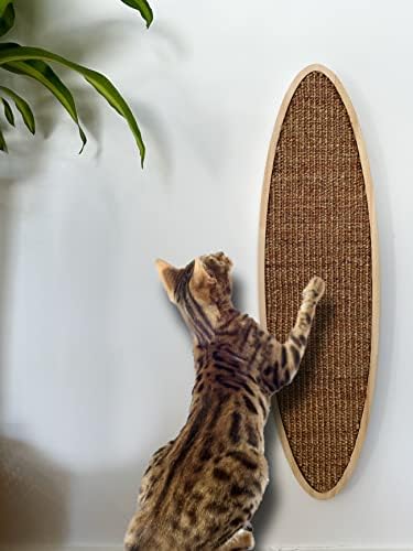 עמוד גירוד חתול מעץ צמוד לקיר עשוי סיסל טבעי
