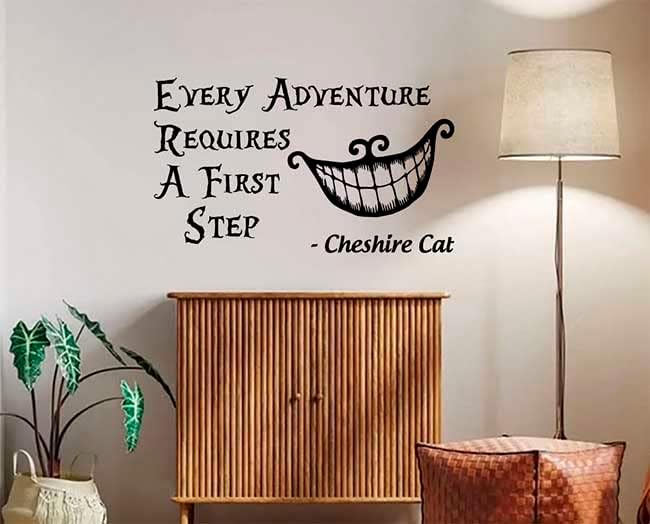 כל הרפתקאות דורש צעד ראשון צ ' שייר חתול ציטוט קיר מדבקת אליס בארץ הפלאות ויניל מדבקות אומר אמנות בית פנים קישוטי ילדים חדר