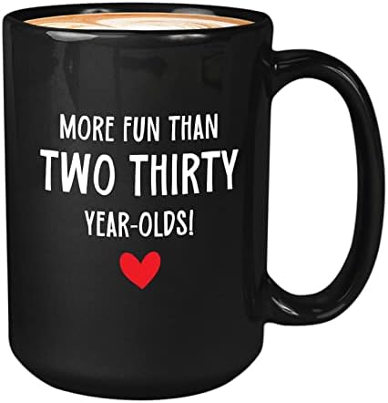 בועת חיבוקים מצחיק יום הולדת קפה ספל 15 עוז שחור-יותר כיף מאשר שני שלושים - 60 יום הולדת מיילסטון שישים שני 30 בני בת גברת
